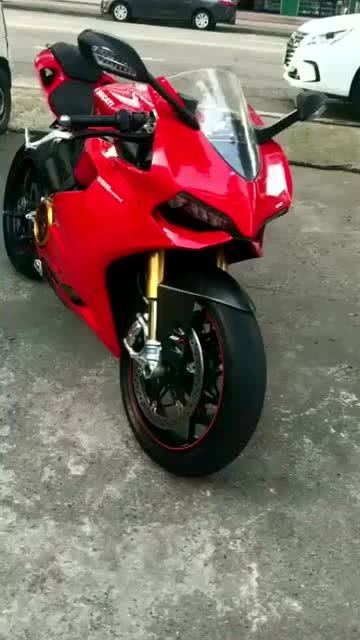 今天喝酒叫了一個(gè)代駕,結(jié)果代駕說(shuō)他不開(kāi)這種地平線(xiàn)